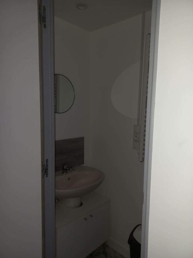 17, Face A La Gare Apartment Lannion Exterior photo