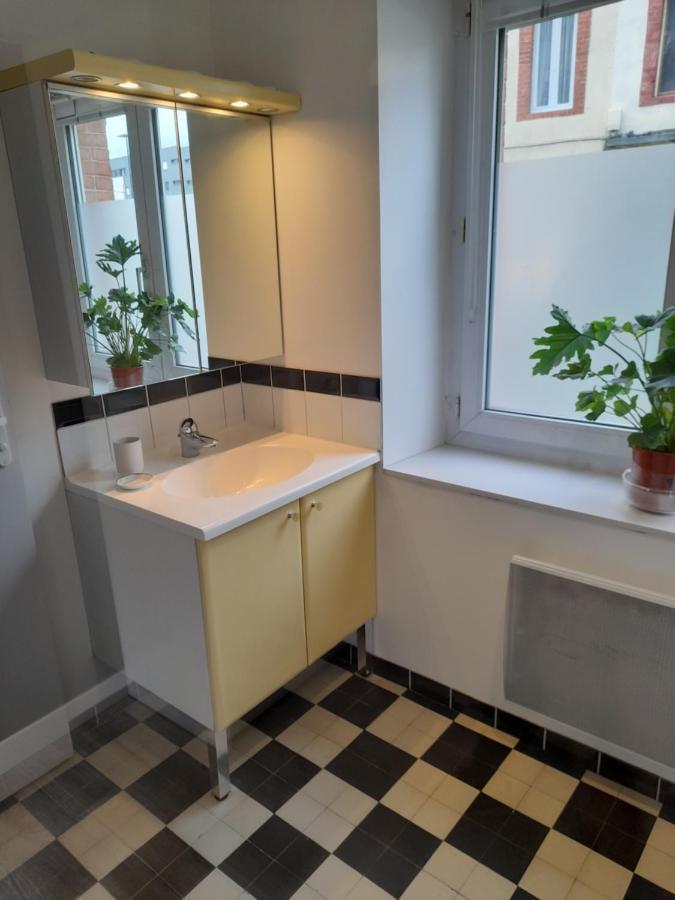 17, Face A La Gare Apartment Lannion Exterior photo